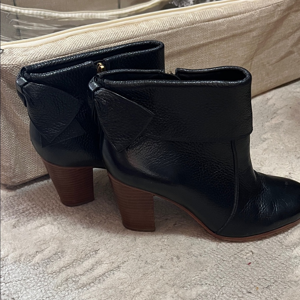 Kate spade ♠️ Black pebbled leather Ankle bow Boots